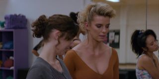 Collar Alison Brie, Betty Gilpin, Jackie Tohn, Kate Nash nude - Glow s03e03 (2019) Pussylicking