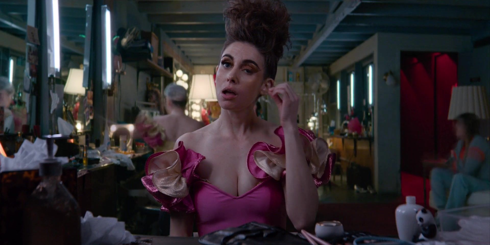 CameraBoys Alison Brie, Kate Nash nude - Glow s03e08-10 (2019) Pick Up - 2