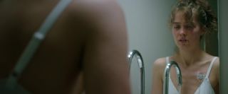 Enema Haley Lu Richardson nude - Five Feet Apart (2019) Culona