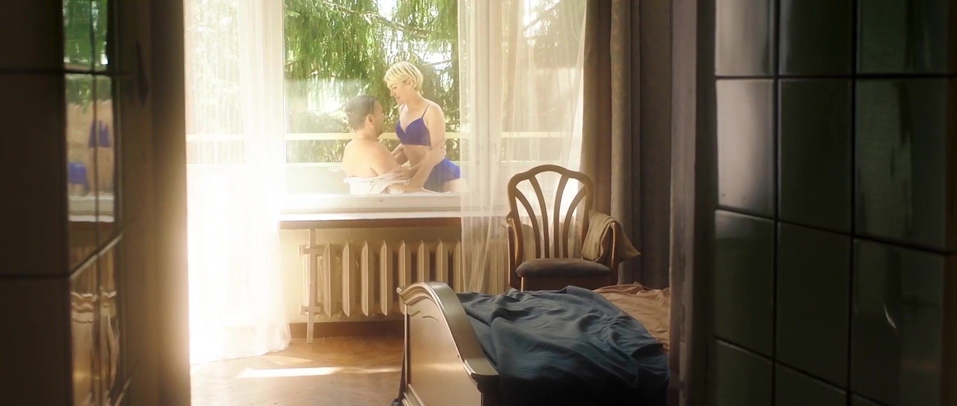 Creampies Taisiya Vilkova, Viktoriya Tolstoganova, Darya Zhovner, Polina Vitorgan nude - Sex scene from movie Vyshe neba (2019) Aussie