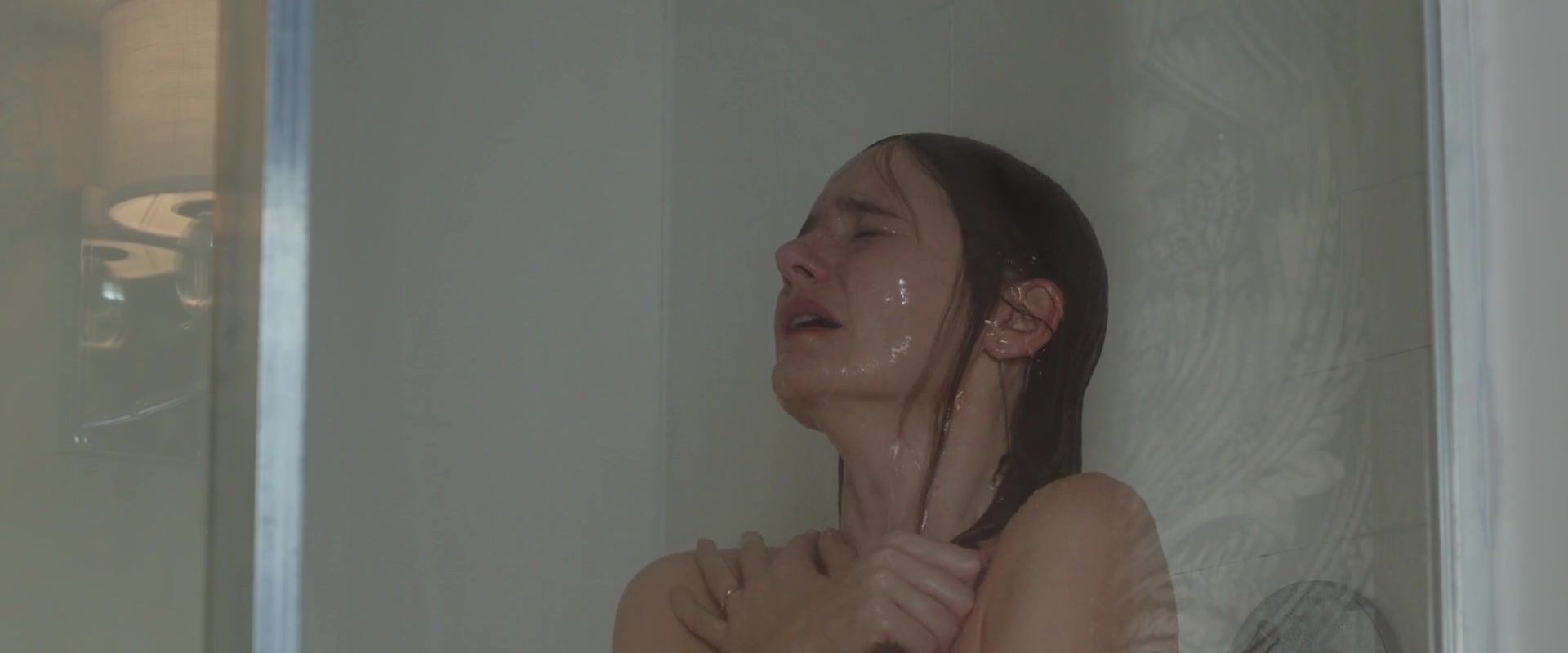 Masseur Emily Mortimer nude - Phil (2019) Trimmed