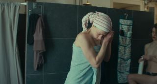 Girlongirl Julie Moulier nude - Nos vies formidables (2019)...