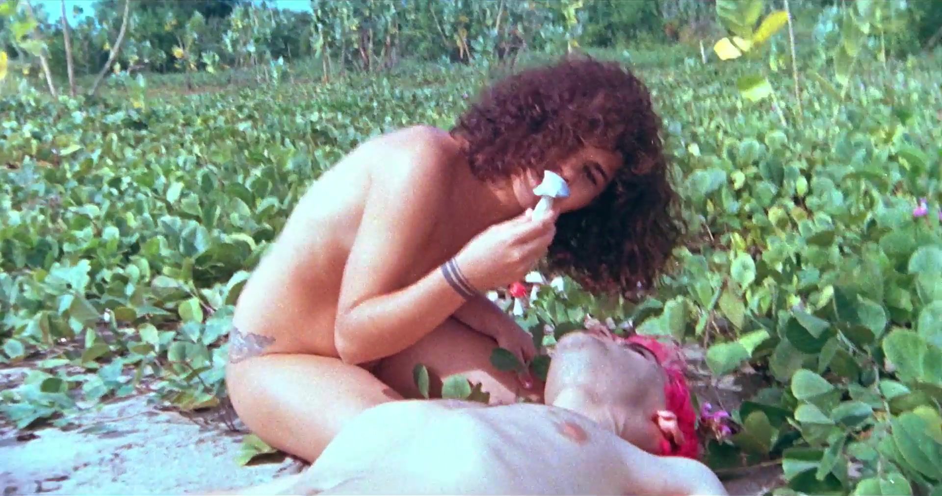 Home Joana Medeiros, Mariah Teixeira nude - Sol Alegria (2018) Amateur Vids