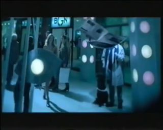 Gayclips Yes kreditní karta Jana Štefánková nahá v nákupním centru stará reklama (2001) HottyStop