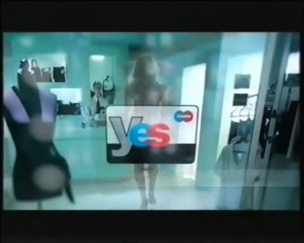 PornBox Yes kreditní karta Jana Štefánková nahá v nákupním centru stará reklama (2001) Sexy Girl