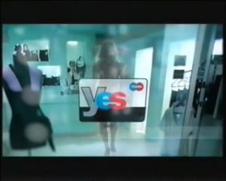 Baile Yes kreditní karta Jana Štefánková nahá v nákupním centru stará reklama (2001) Skinny