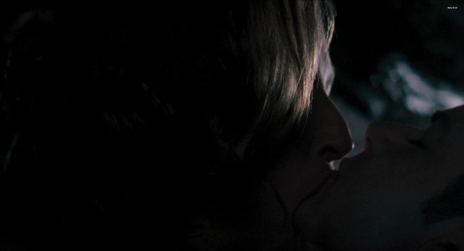 KeezMovies Gillian Anderson - Straightheads (2007) Asa Akira
