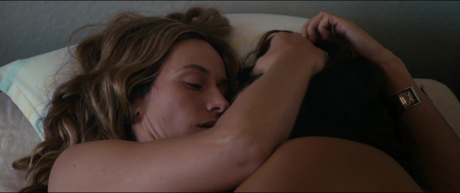 Girls Fucking Outdoors Lesbian Sex Video of French erotic film "La belle saison" BootyTape