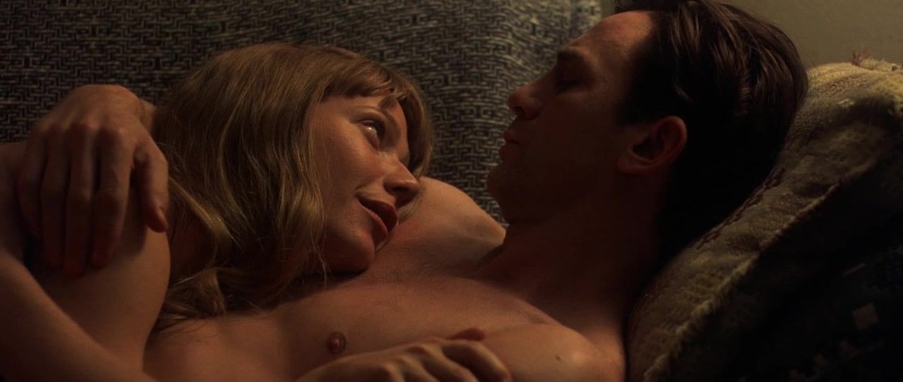 Follada Celebs Nude Scene with Gwyneth Paltrow of the movie "Sylvia" videox