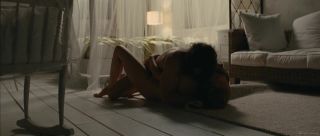 Twerking Sexy actress Louise Bourgoin - A Happy Event (2011) BlackGFS