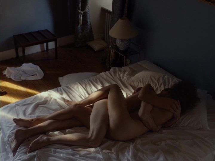 Stripping Stephanie Cleau & Lea Drucker nude - La Chambre Bleue (2014) Eng Sub
