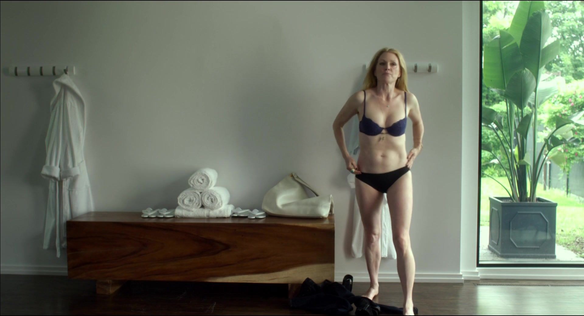 Atm All Nude and HOT Scene of the movie "Maps to the Stars" Nsfw Gifs