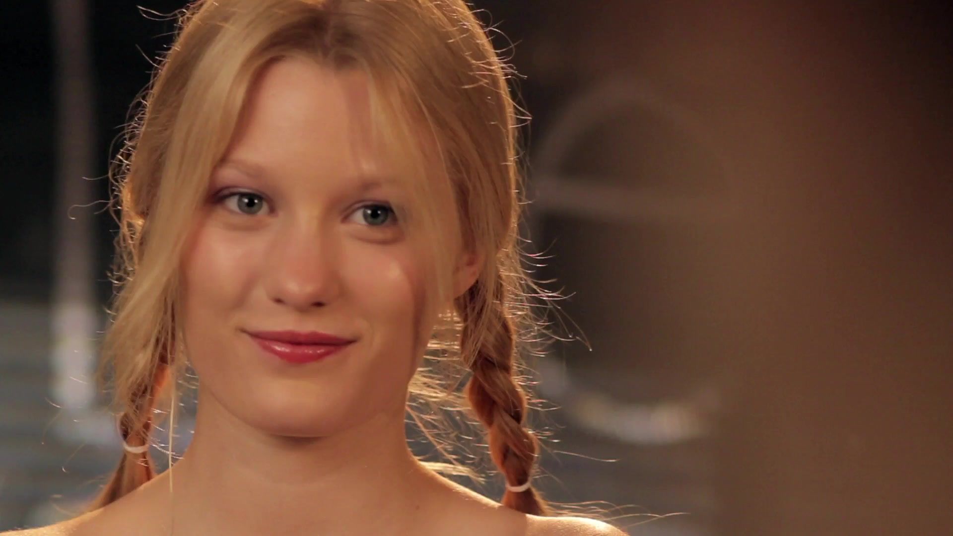 Amature Sex Tapes Celebs Nudes Scene and Sex video with naked Ashley Hinshaw - About Cherry (2012) Cogida - 1