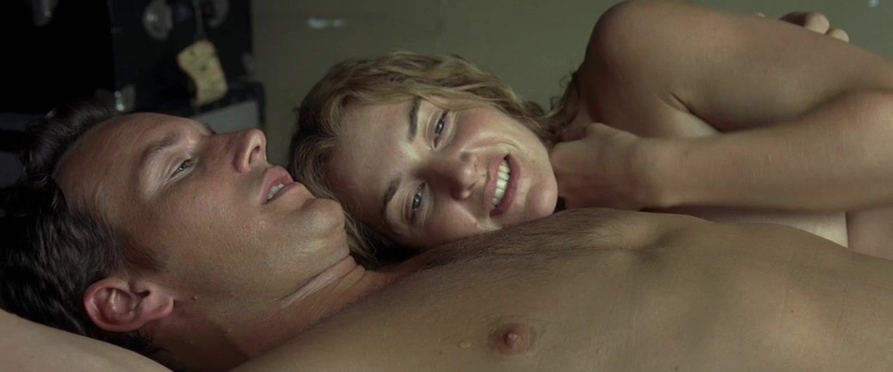 Group Celebs Nude Video: Kate Winslet - Little Children (2006) Curious