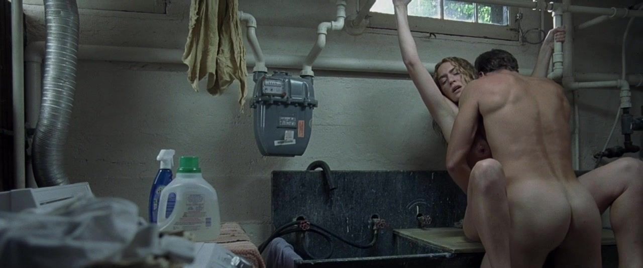 Soapy Celebs Nude Video: Kate Winslet - Little Children (2006) Bangkok - 2