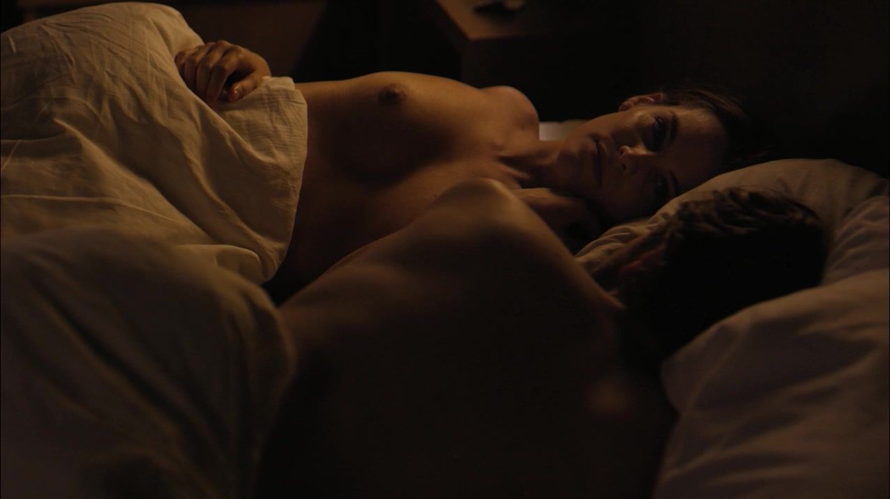Peeing Naked Riley Keough - The Girlfriend Experience s01e06 (2016) Pussylicking - 1