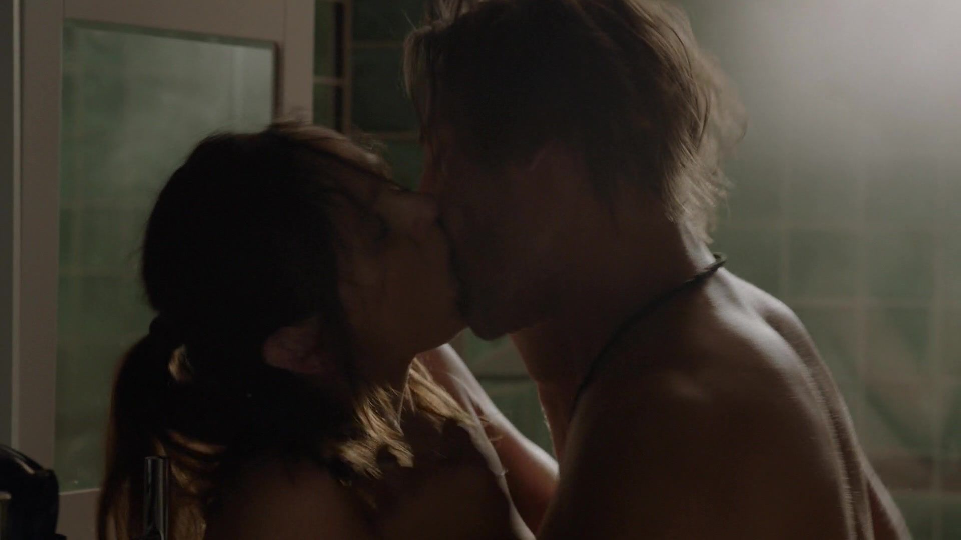 Dick Sucking Porn Naked Sarah Wayne Callies in Sex Scene from the TV show "Colony" s01e03 (2016) Celebrity - 1