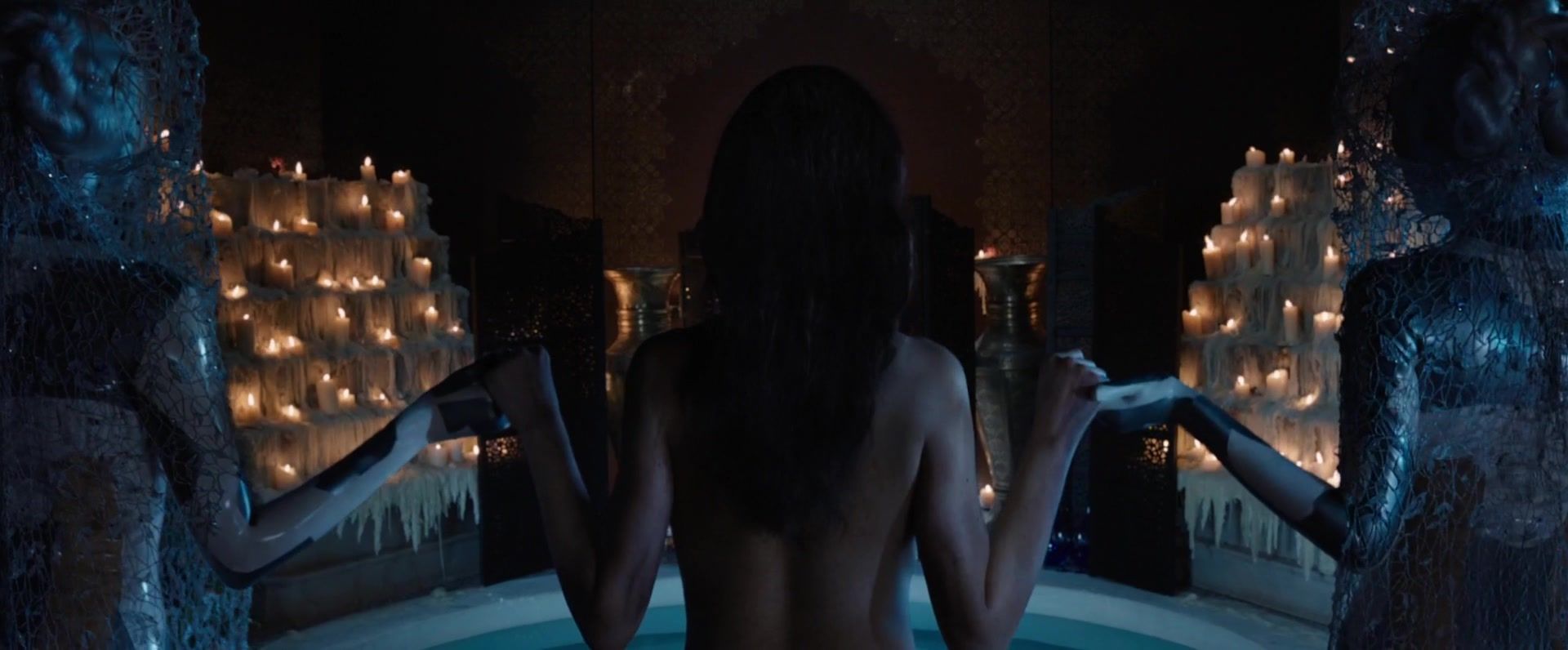 Cunnilingus Celebs Nude Tuppence Middleton, Vanessa Kirby - Jupiter Ascending (2015) Orgasmus