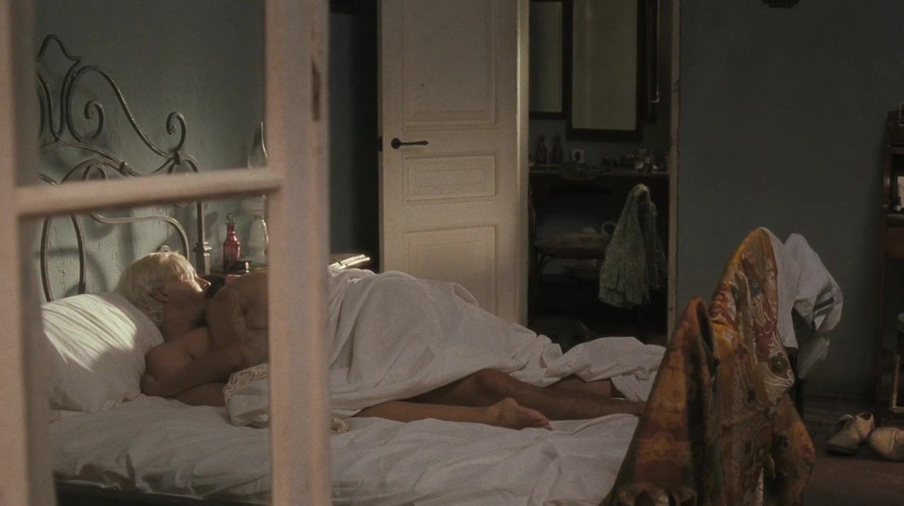 Holes Naked Actress Caterina Murino - The Garden of Eden (2008) Lovoo