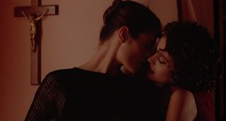 Forwomen Topless Alyssa Milano in Celebs Sex Video - Embrace Of The Vampire Milf Fuck