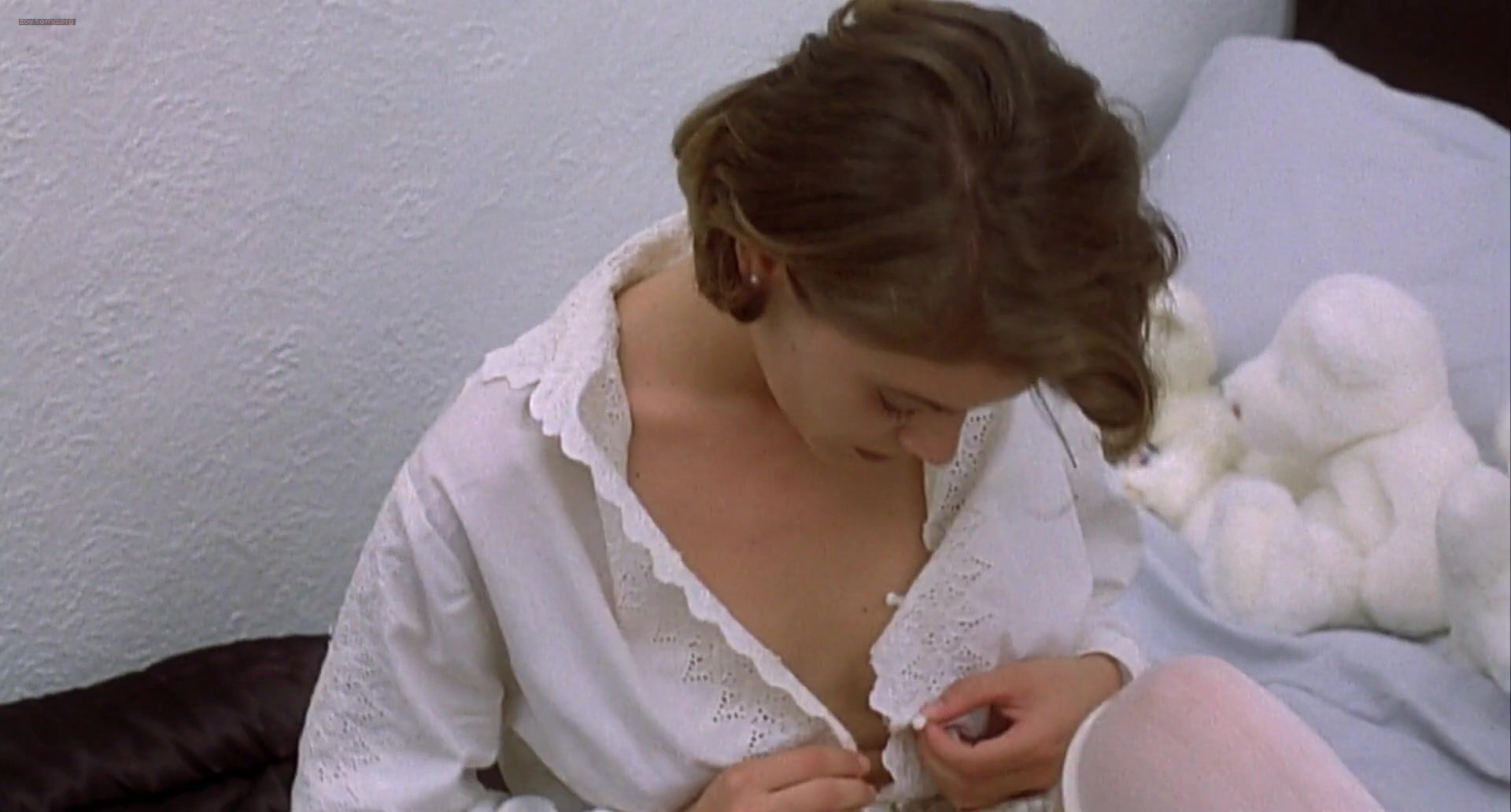 FilmPorno Topless Alyssa Milano in Celebs Sex Video - Embrace Of The Vampire Nuru
