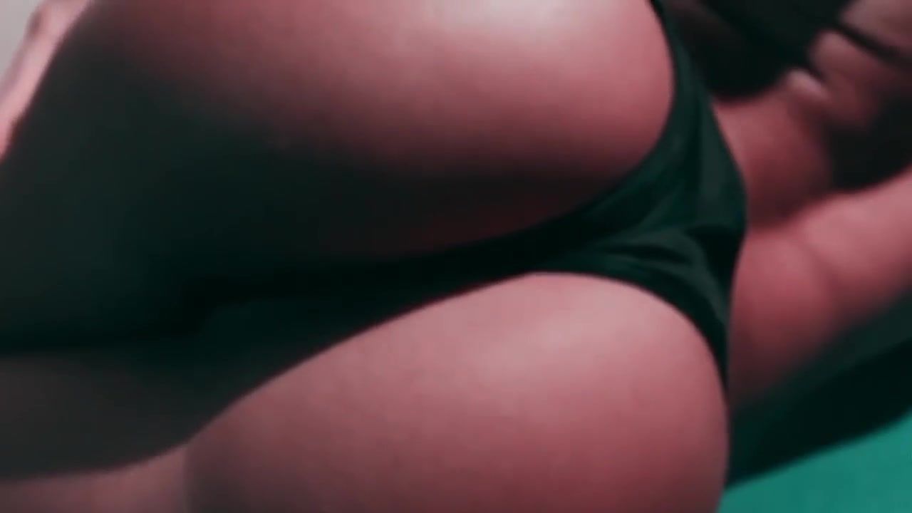 Spread Nude Art - POV Strip Video Culonas - 1
