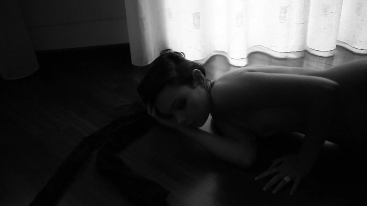 Sarah Vandella Nudity BACKSTAGE by Model Kyara TubeZaur - 2
