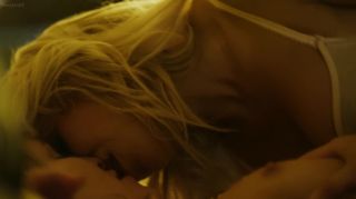 HellPorno Naked Chelsey Reist & Sharon Hinnendael - Embrace of the Vampire (2013) Hood