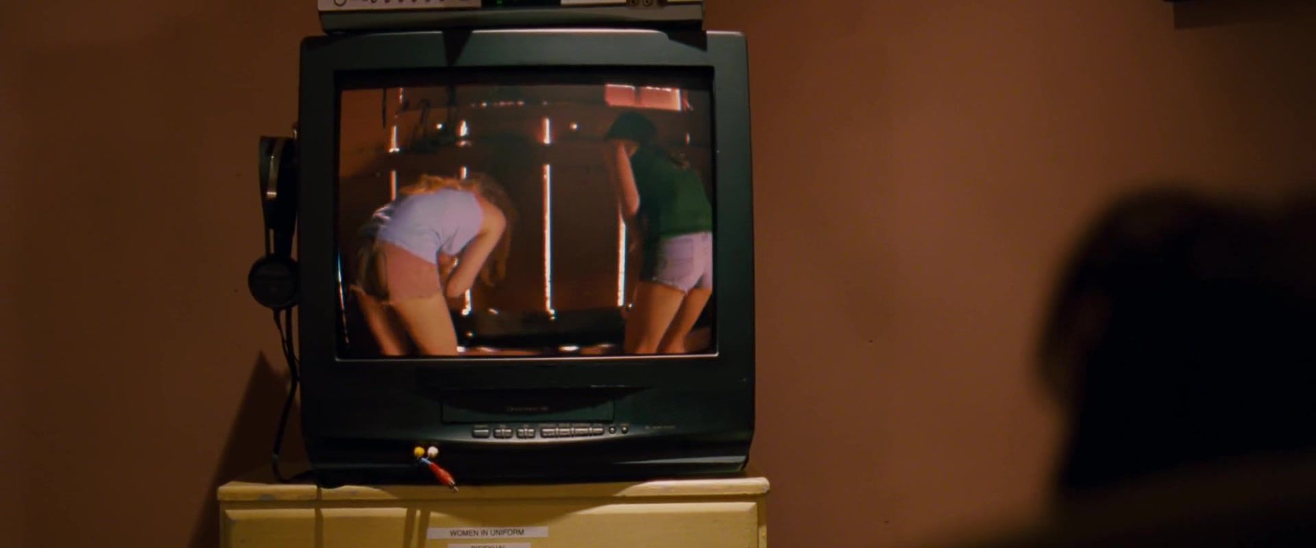 Girlfriends Naked Olivia Munn, Helena Mattsson, Nicole Moore - The Babymakers (2012) Black Cock - 2