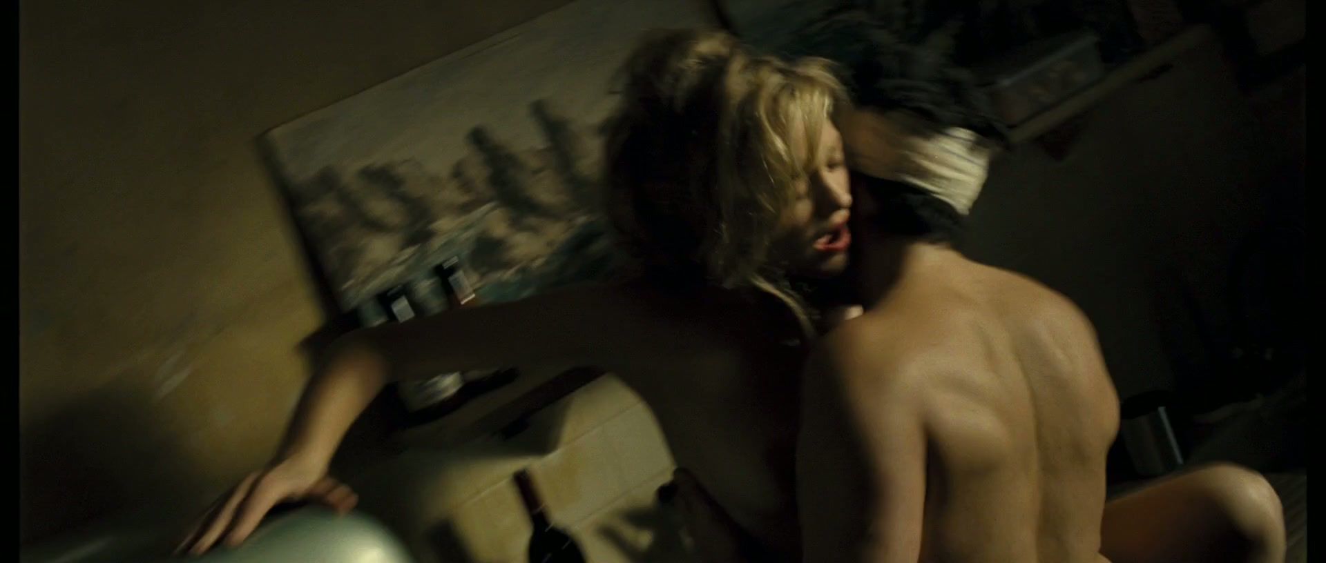 Screaming Naked Marion Cotillard - La boite noire (2005) Facials