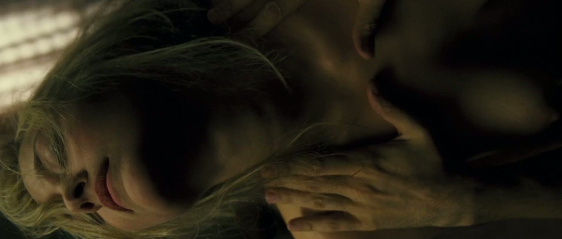 Long Hair Naked Marion Cotillard - La boite noire (2005) javx - 1