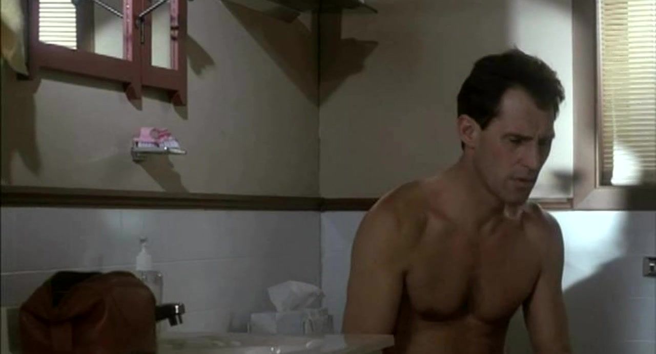 Head Nude Sex scene Shannon Tweed & Maria Del Mar - Cold Sweat (1993) Fist - 1
