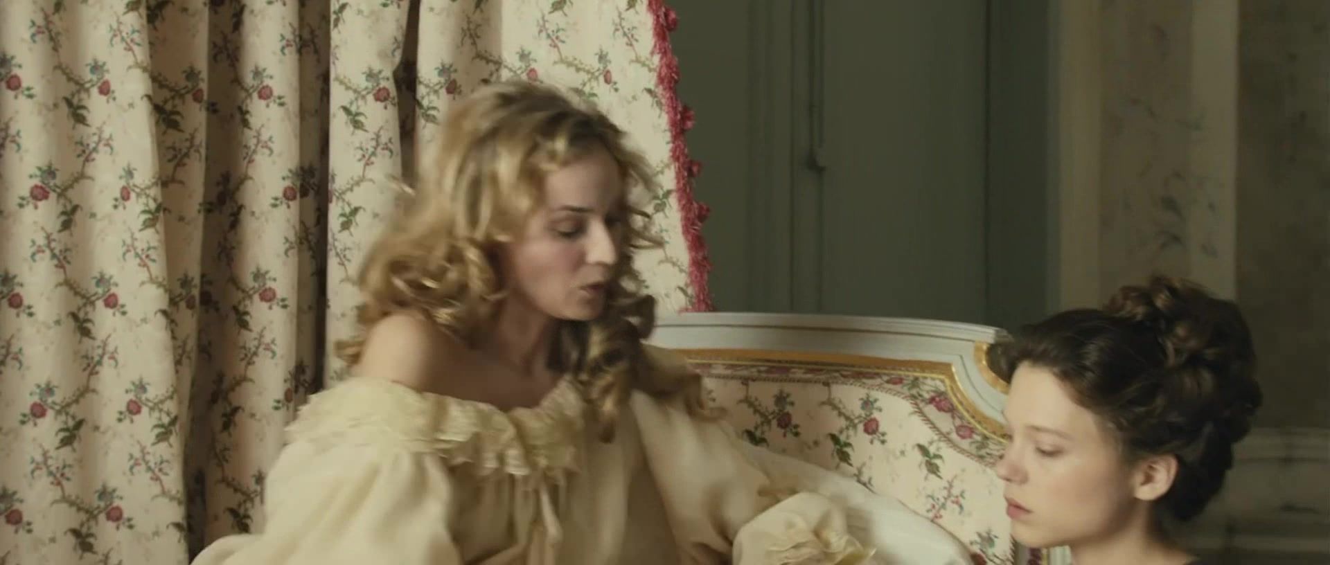 Raw Hot actress Virginie Ledoyen - Farewell My Queen (2012) Putaria - 1