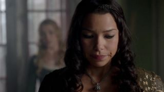 Spreading Nudity in TV show | Jessica Parker Kennedy naked - Black Sails S03E08 (2016) Guy