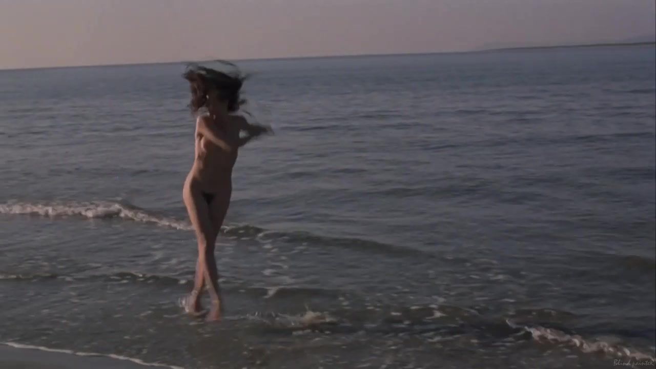 Interracial Outdoor nude scene Luisa Ranieri, Regina Nemmi - Eros Suruba - 1