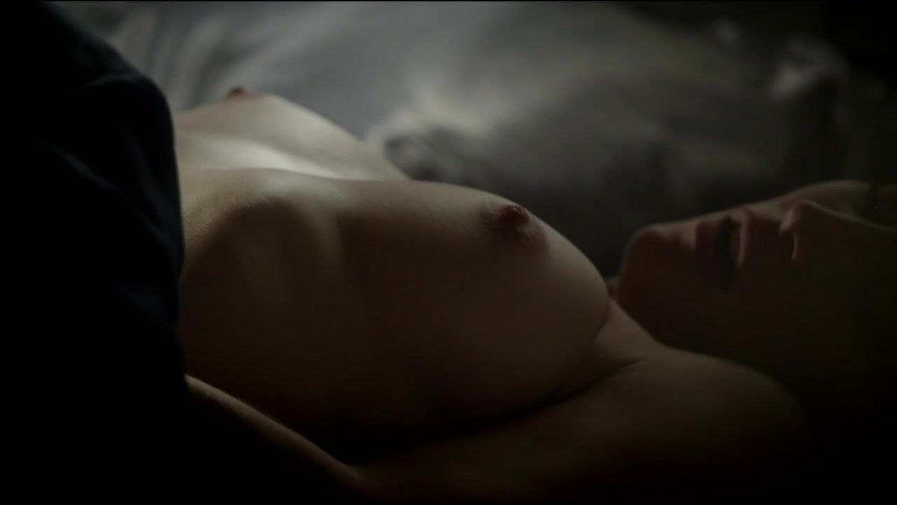 ChatZozo TV nude scene Tara Radcliffe - Femme Fatales (2012) Facials - 1