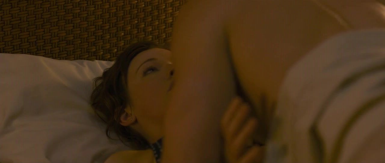 Webcam Bedroom Scene of Sarah Snook - Sex Scene Sapphic Erotica