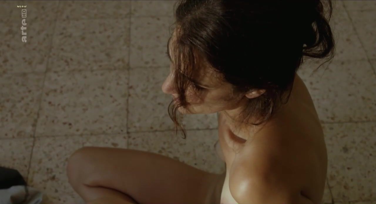 Shower Celebs sex scene | Sarit Larry nackte - Haganenet (2014) Flaquita