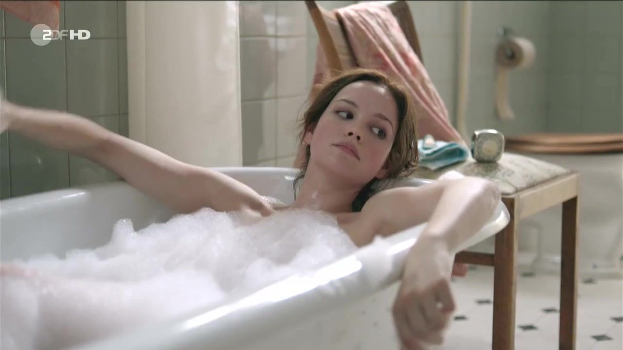 Eva Angelina Nude Celebs video: Sonja Gerhardt nackt | The Film "Ku'damm 56" Gay Black - 1