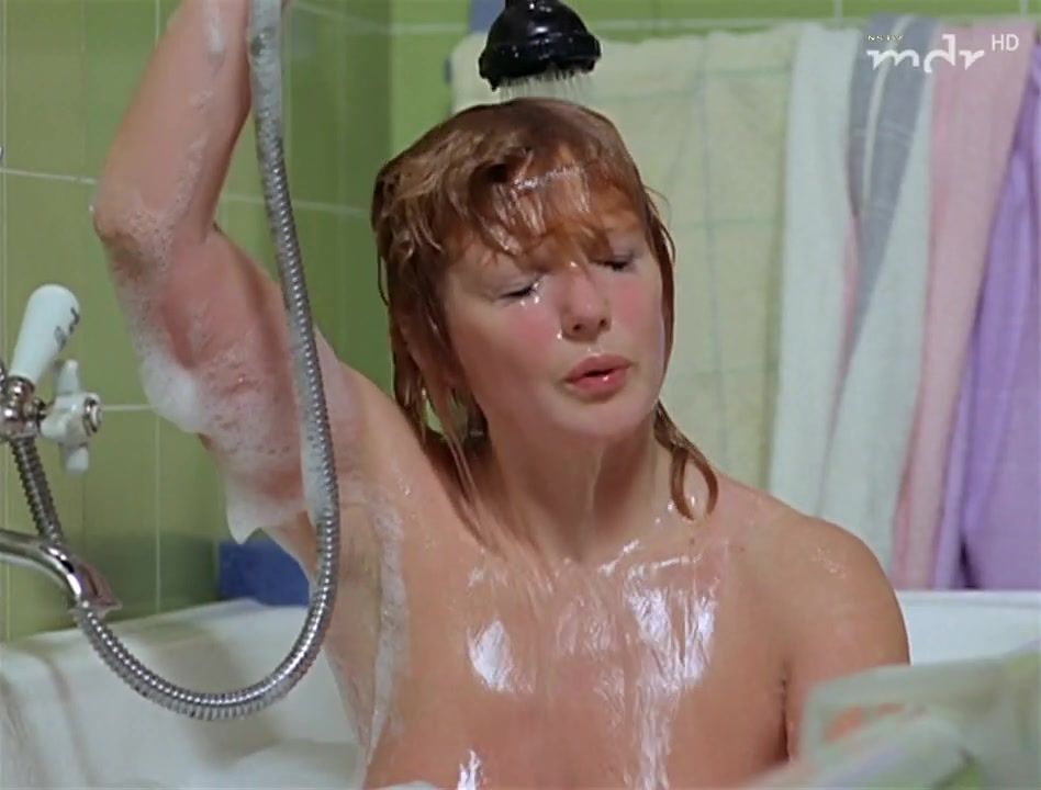 Chileno Classic sex film | Susann Thiede, Angelika Waller - Polizeiruf 110 Zwei Schwestern (1987) Camporn - 1
