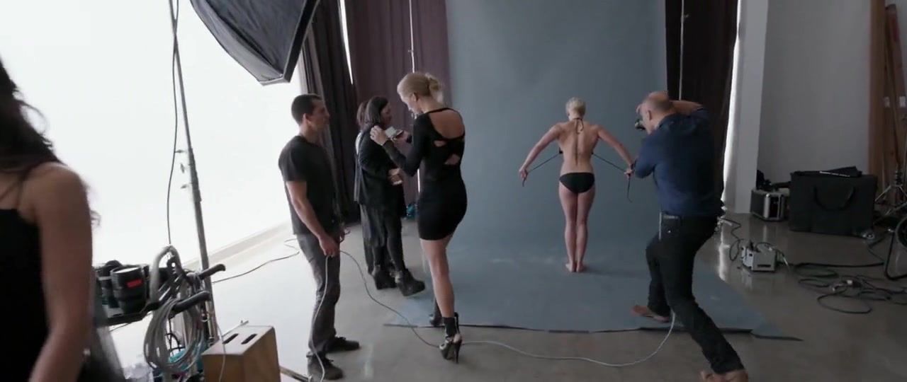 Eros Celebs nude scene | Cate Blanchett, Teresa Palmer, Natalie Portman nude - Knight Of Cups (2015) Male - 1
