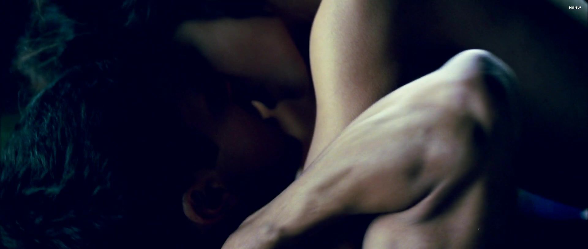 FullRips Celebirty sex scene | Clara Lago - Tengo ganas de ti (2012) Lesbian threesome