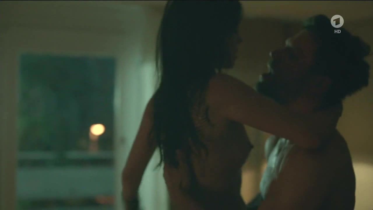 Blows Celebs sex scene | Aylin Tezel naked - Die Informantin (2016) Ruiva