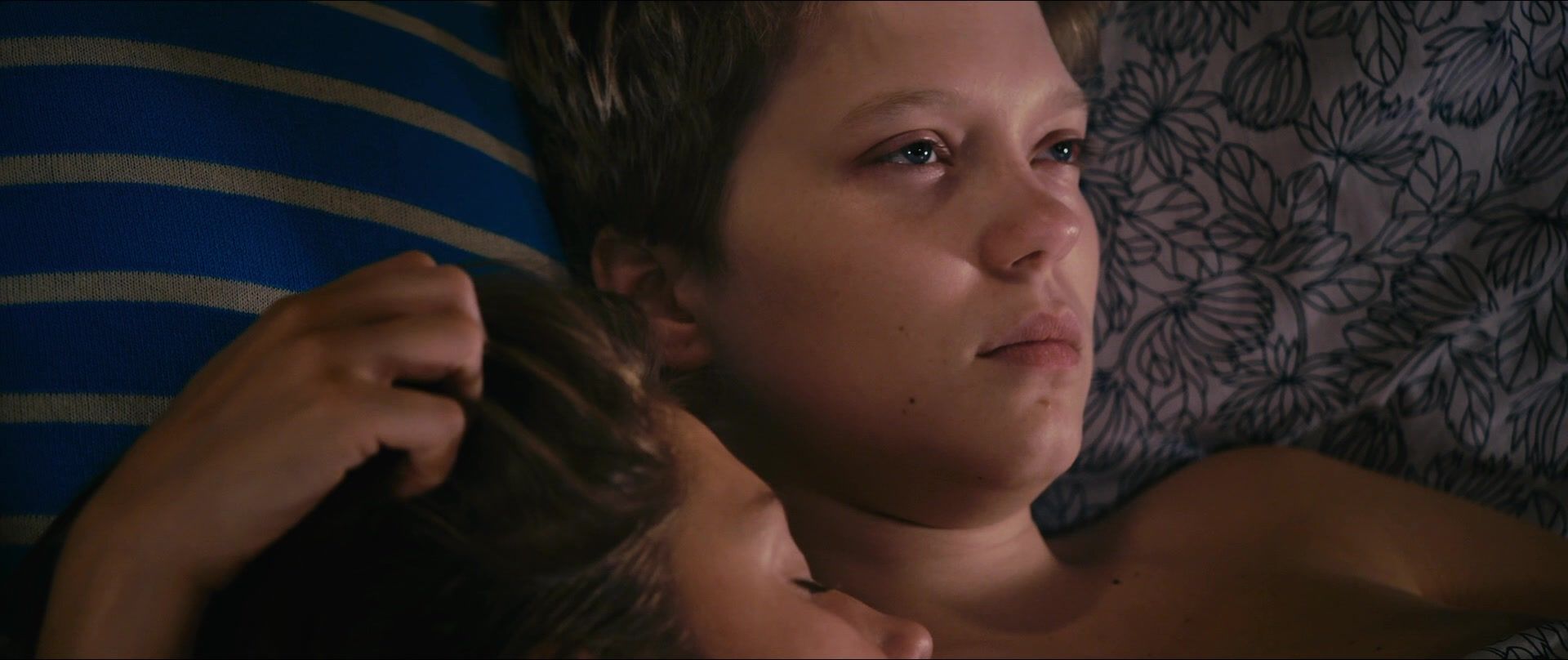 Doctor Best lesbian scene in movies | Adele Exarchopoulos nude & Léa Seydoux naked | The film "Blue Is The Warmest Color" (2013) Exgf - 1