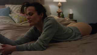 Short Hair Naked Elizabeth Rease - Easy S01E01 (2016) Gay Brownhair