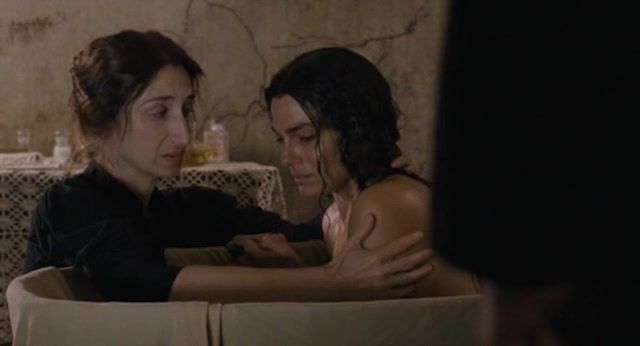 Gay Massage Passionate Lesbian Episodes of Valeria Solarino & Isabella Ragonese - Viola Di Mare (2009) Footworship - 2