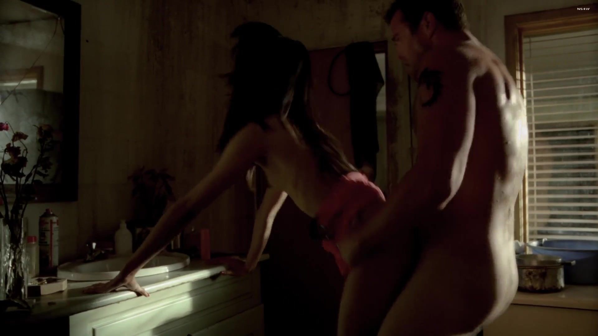 Bang Karen David, Alexandra Moen, Jennifer Tanarez - Strike Back S02 E01 (2011) Ass Licking