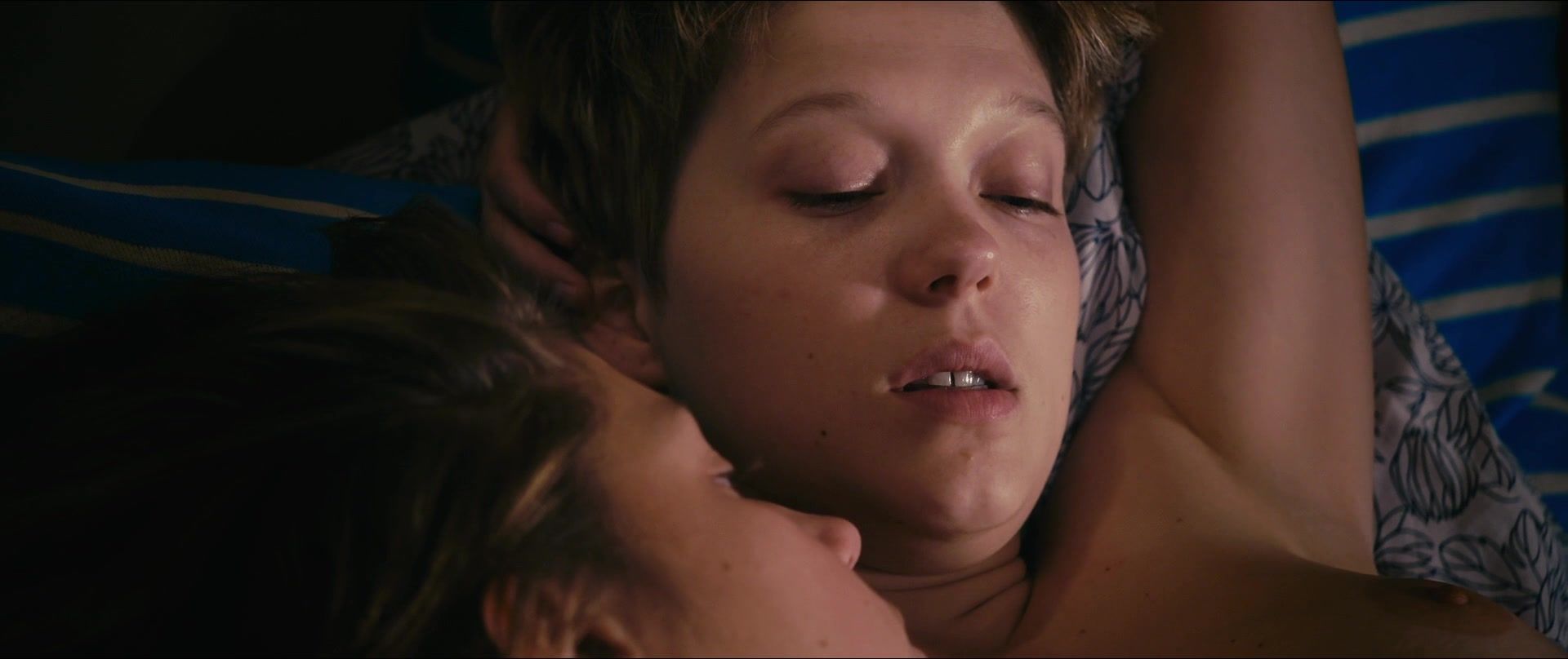 xHamster Adele Exarchopoulos & Léa Seydoux - Blue Is The Warmest Color (2013) Blond - 1