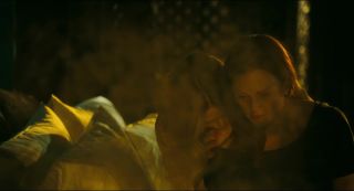 Milf Cougar Amanda Seyfried & Julianne Moore - Chloe (2009) English