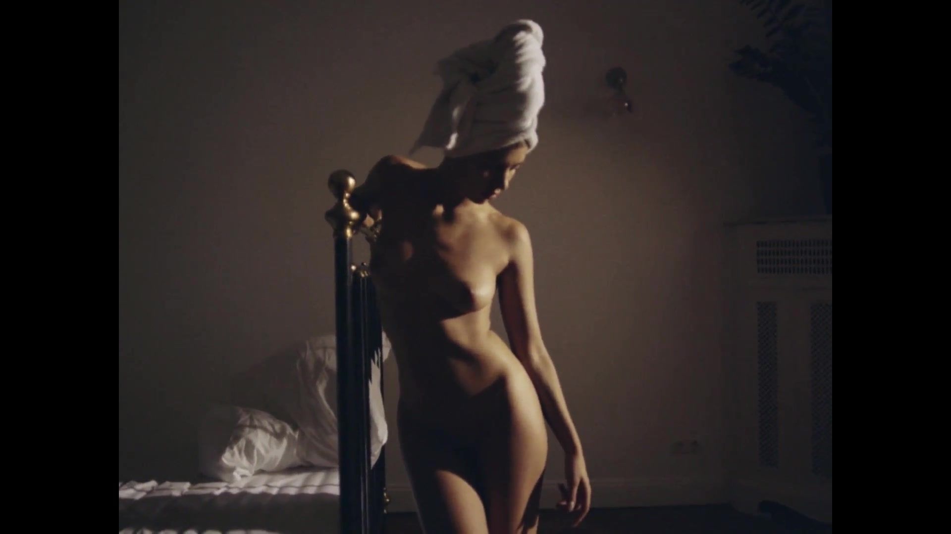 Ball Licking Alina Sueggeler nude - Frida Gold - Langsam (2016) BongaCams.com - 1
